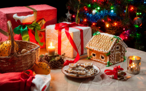 Рождественские акции в январе 2019: скидки на одежду и обувь, распродажи украшений